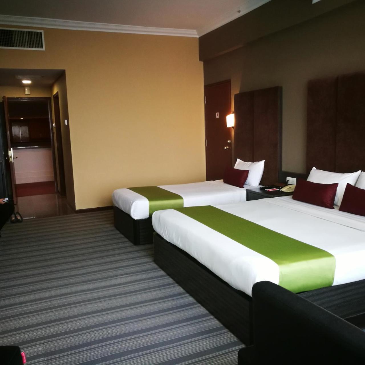 New York Hotel Johor Bahru Dış mekan fotoğraf